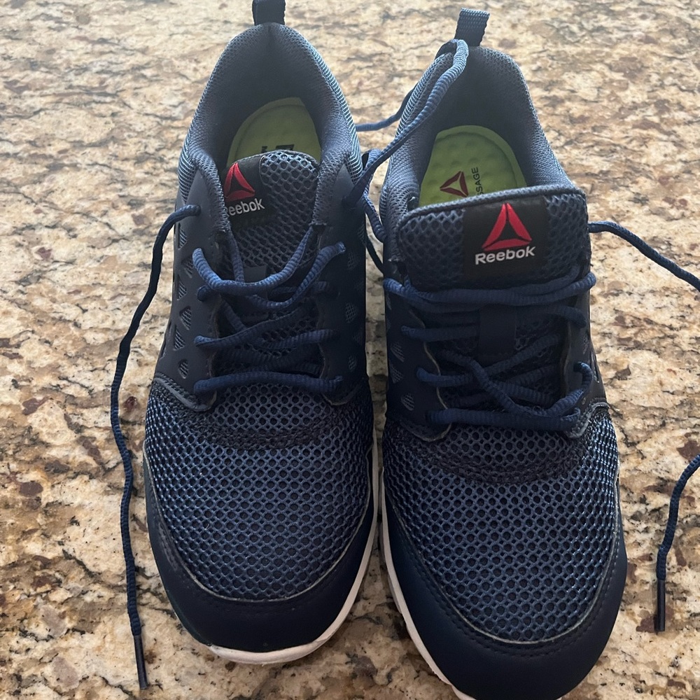 Mens work sneaker